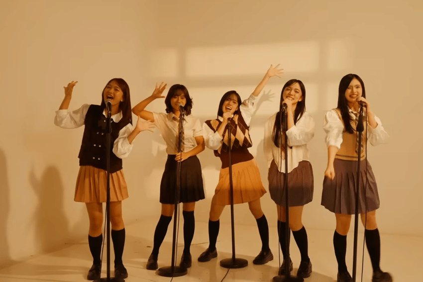 Lirik Jurus Rahasia Teleport - JKT48, Lagu 2012 yang Dibawakan REVOICE