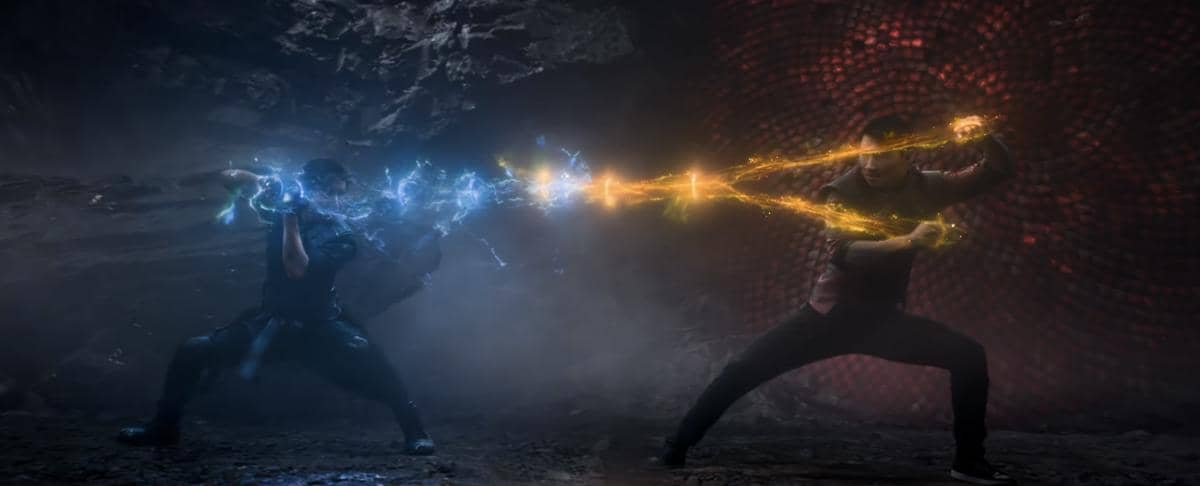 Cuplikan adegan dari film Shang-Chi and the Legend of the Ten Rings produksi Marvel Studios di layar sinema.