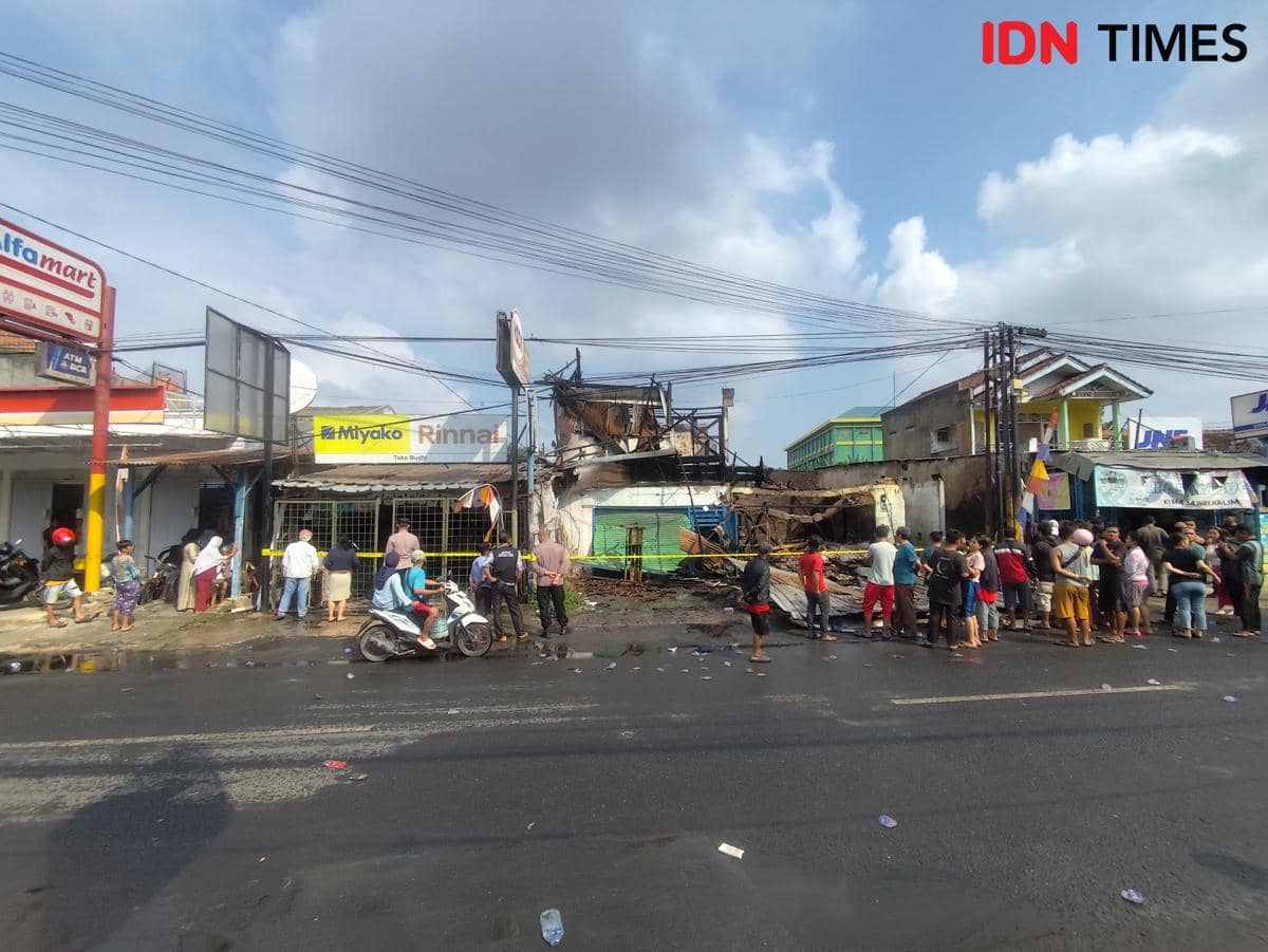 Diduga Korsleting Listrik, Tiga Ruko di Bandar Lampung Terbakar
