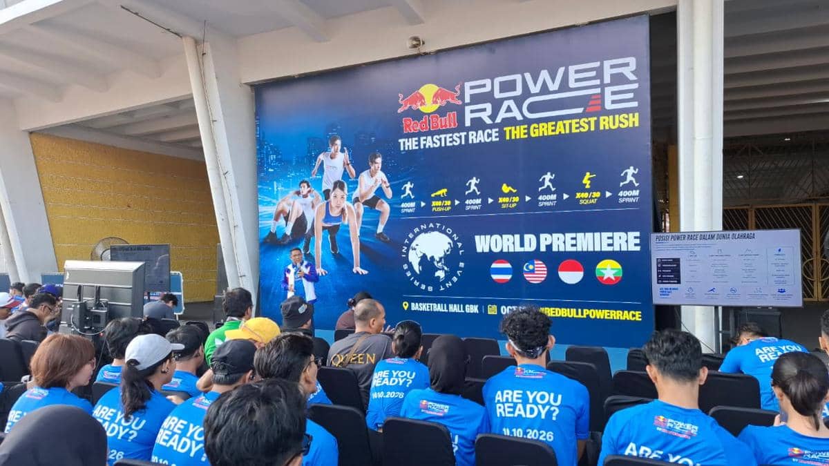 Materi promosi Kratingdaeng Red Bull Power Race dengan informasi kesiapan ajang balap tersebut digelar di Jakarta.