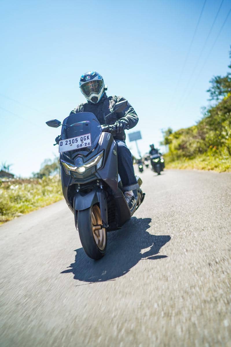 Sepeda motor Yamaha NMAX Turbo dalam dokumentasi resmi produk yang dirilis oleh pabrikan Yamaha tersebut.
