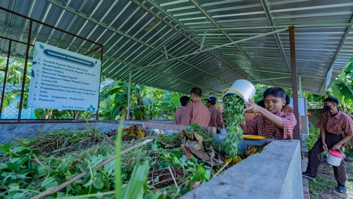 Program Edukasi Sampah Sekolah di KSB Raih Penghargaan Lestari Awards 2026