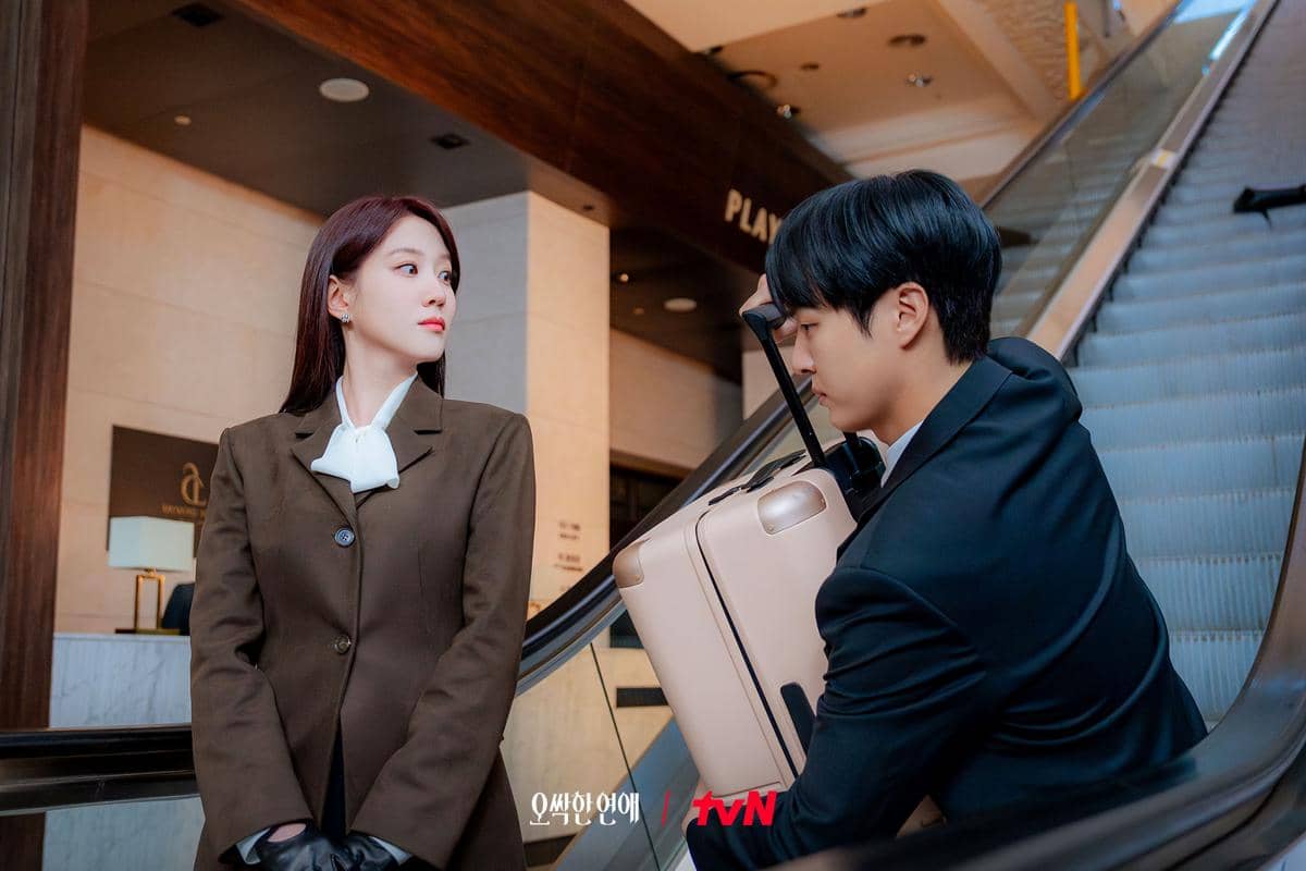 Cuplikan promosi drama Spooky in Love yang dibagikan melalui akun Instagram resmi tvN Drama untuk penonton.