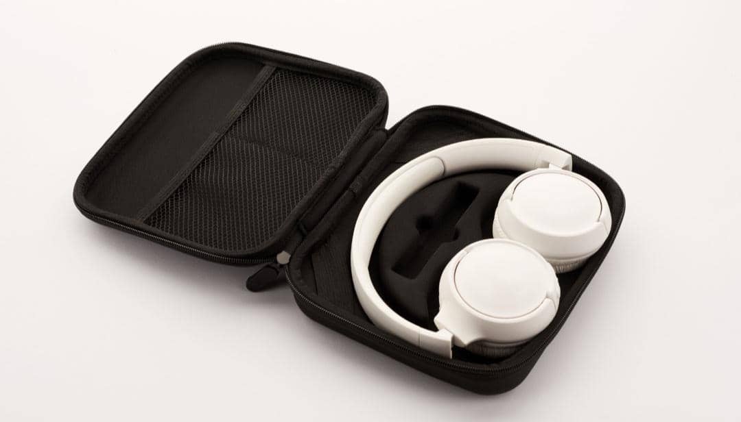 kotak headset (pexels.com/Sound On)
