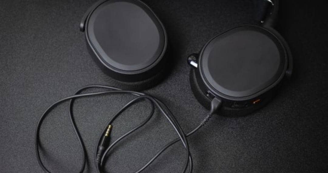 kabel headset (pexels.com/Sogi .)