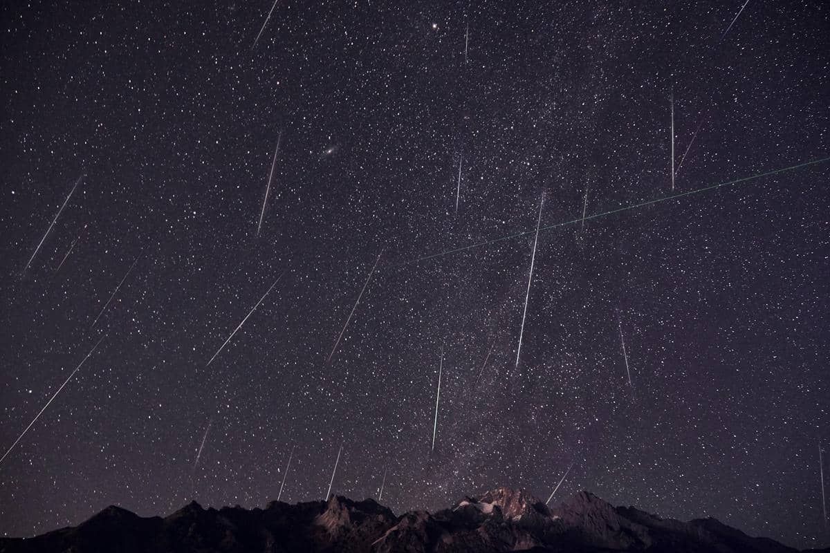 Kenapa Hujan Meteor Memiliki Nama yang Berbeda-beda?