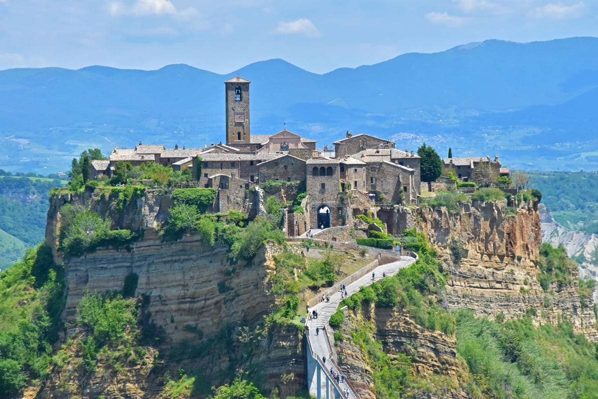 ilustrasi Civita di Bagnoregio