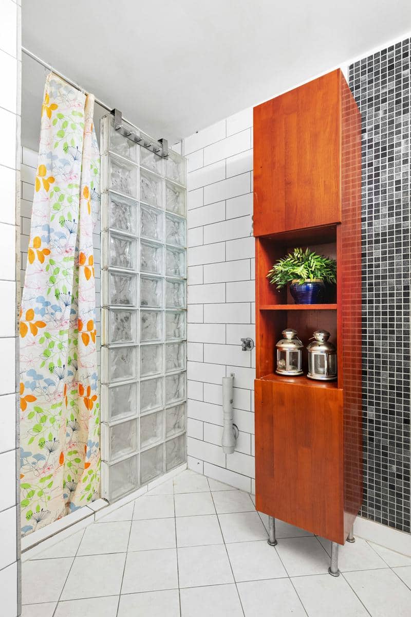 ilustrasi desain dinding kamar mandi