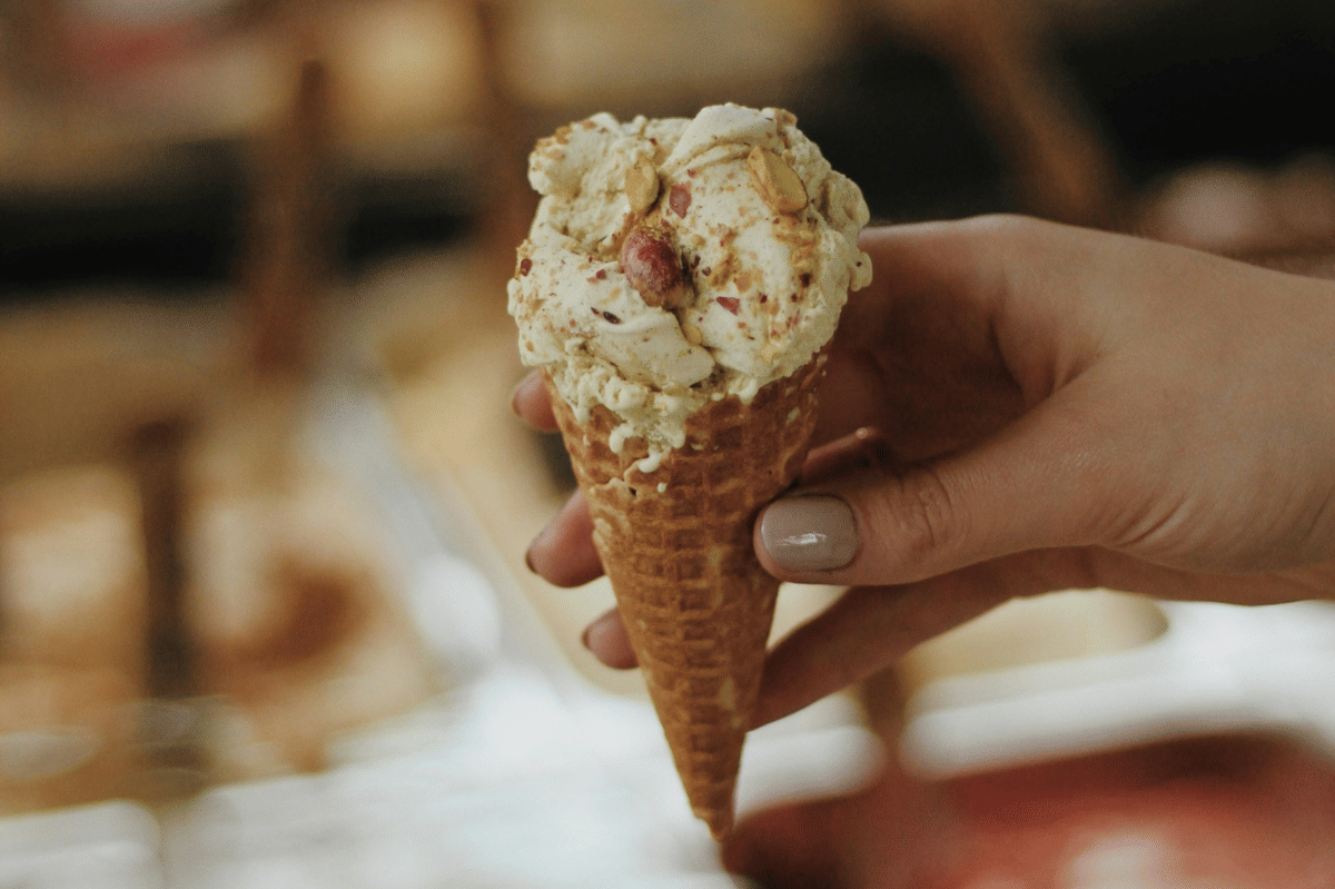 ilustrasi es krim coconut cream pie