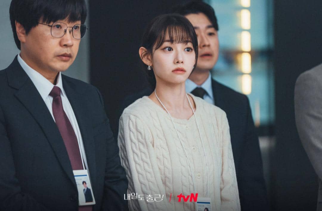 Cuplikan promosi drama Korea See You at Work Tomorrow produksi tvN, menampilkan adegan para pemerannya.