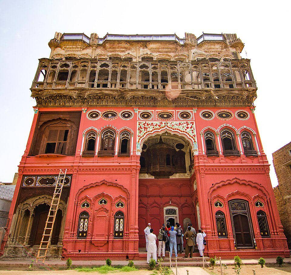 Omar Hayat Mahal (juga dikenal sebagai Gulzar Manzil) di Chiniot, Pakistan.