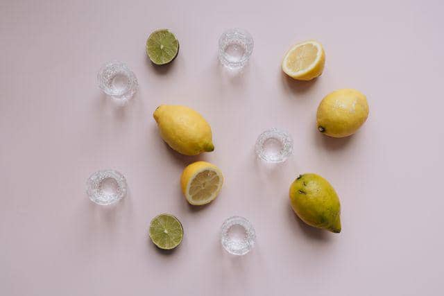 Ilustrasi jeruk nipis dan lemon