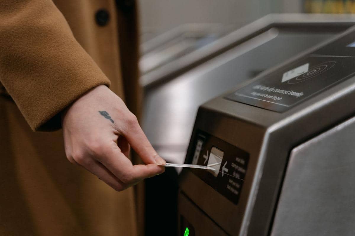 ilustrasi akses RFID