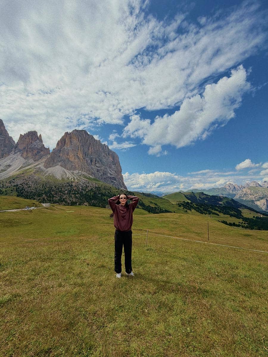 Natash Ryder menikmati alam Dolomites