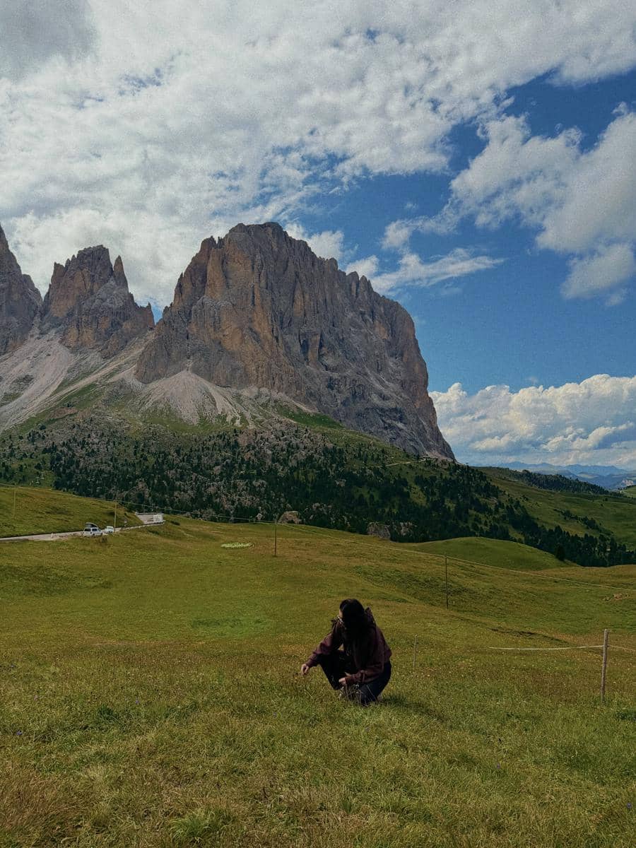 Natash Ryder menikmati alam Dolomites