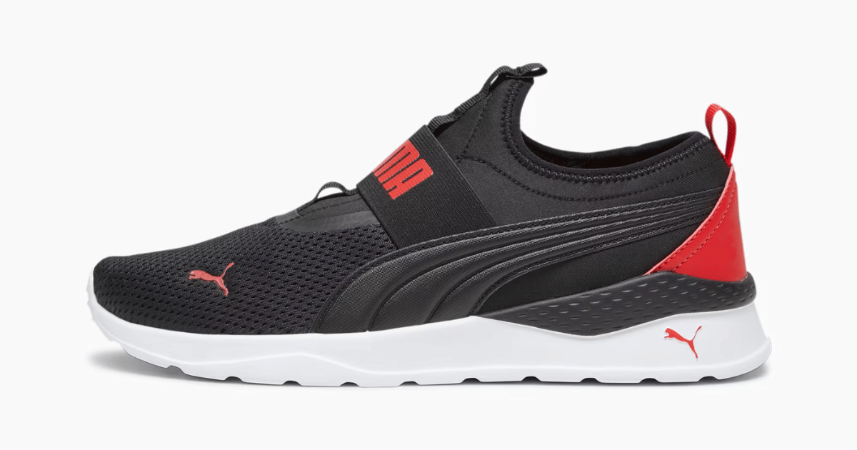 Puma Anzarun Lite Sneaker Slip-On, sepatu kasual dengan desain tanpa tali yang tersedia di situs Puma Indonesia.