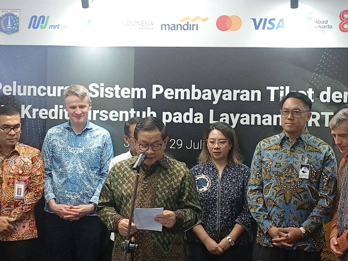 Pramono tegur gedung yang pasang pagar tinggi