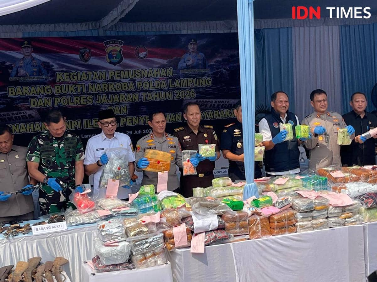 Tangkap 35 Tersangka, Polda Lampung Musnahkan Narkotika Rp264,9 Miliar