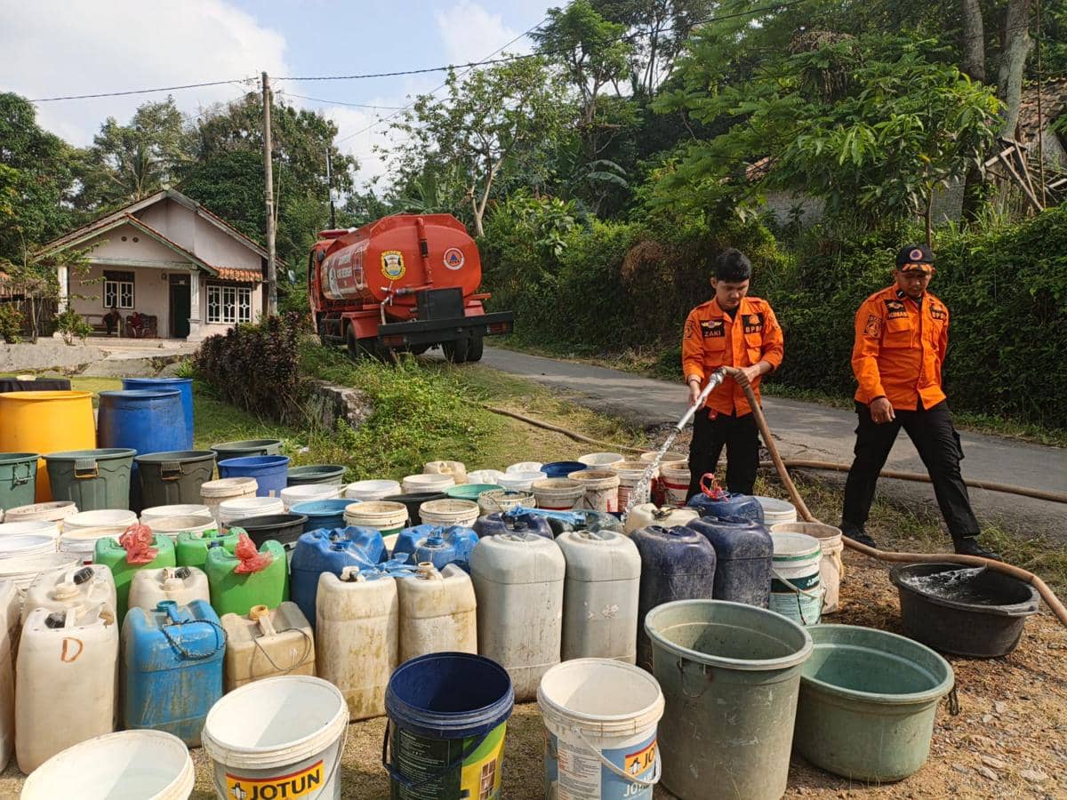 Siagakan 4 Mobil Tangki, BPBD Balam Salurkan Air Bersih ke 25 Titik
