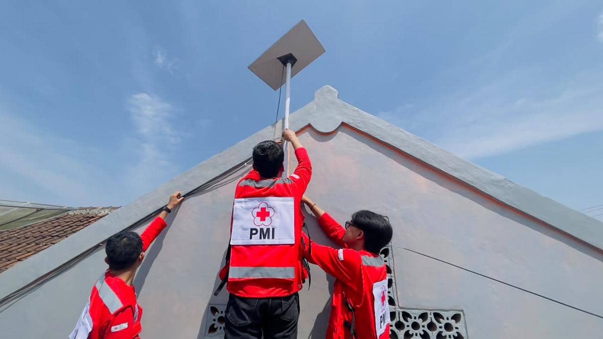 Keren! Desa Rawan Bencana di Sukabumi Punya Internet Berbasis Satelit