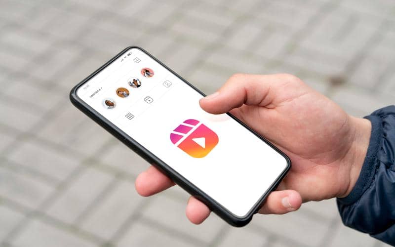 ilustrasi halaman Explore Instagram 