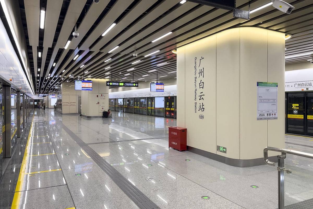 potret stasiun kereta di Guangzhou
