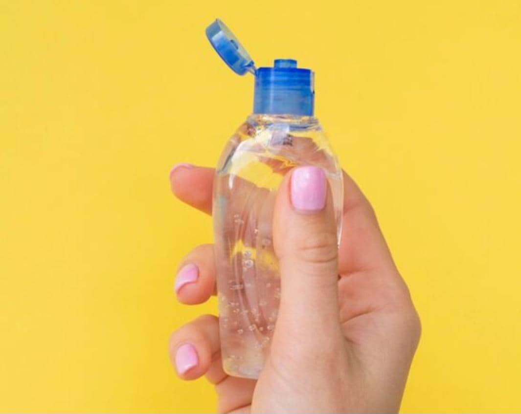 ilustrasi baby oil (magnific.com/magnific)