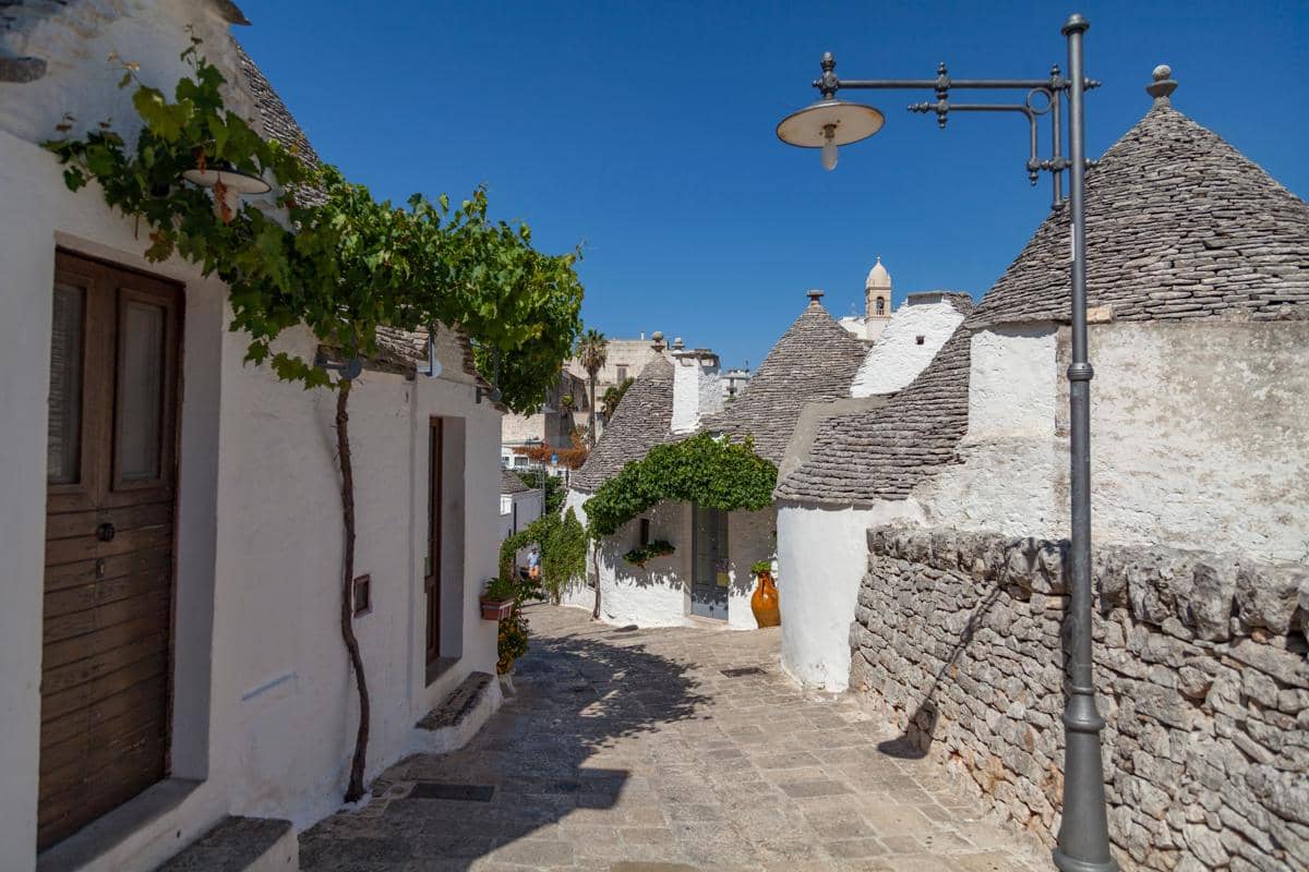 5 Keunikan Rumah Trulli, Bangunan Unik Kerucut Khas Italia!