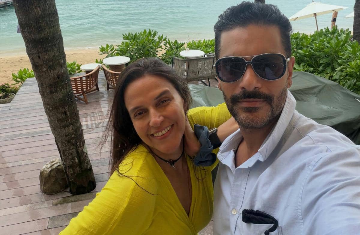 8 Potret Neha Dhupia Liburan di Phuket, Seru Bareng Keluarga