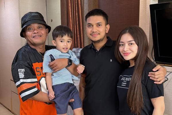 Momen Hangat Pertemuan Sule dan Suami Nathalie Holscher