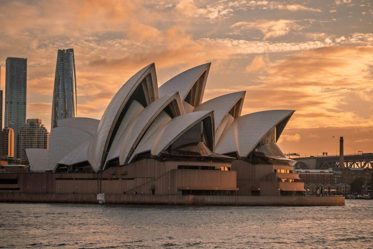 5 Fakta Mengapa Banyak Warga Australia Ingin Pindah ke Luar Negeri