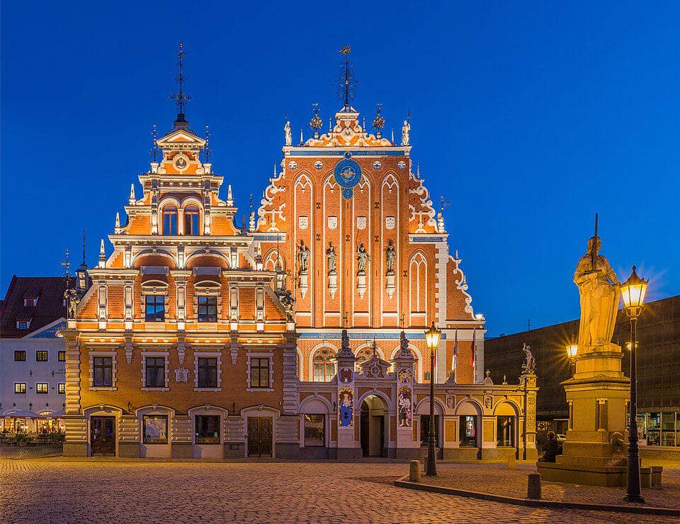 5 Fakta House of the Blackheads, Gedung Bersejarah di Riga