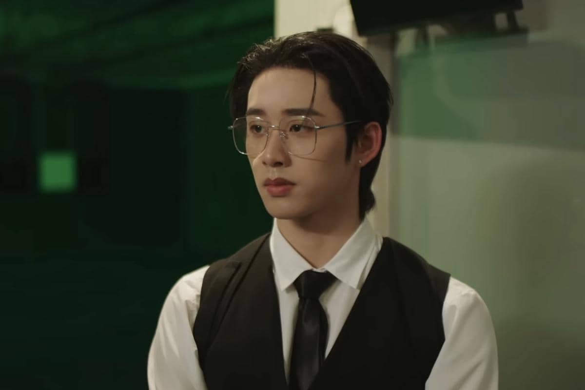 8 Fakta Peran Est Supha dalam Drama BL Thailand Peach and Me