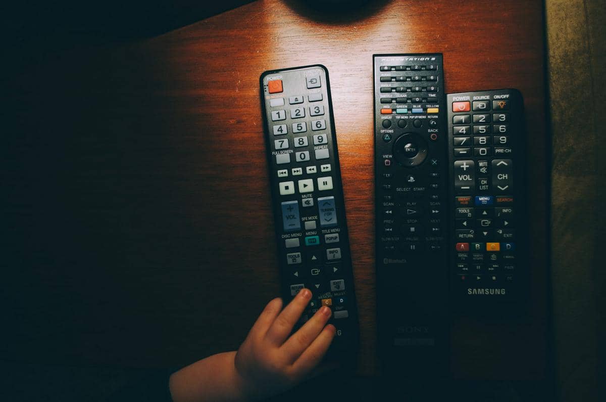 ilustrasi remote TV