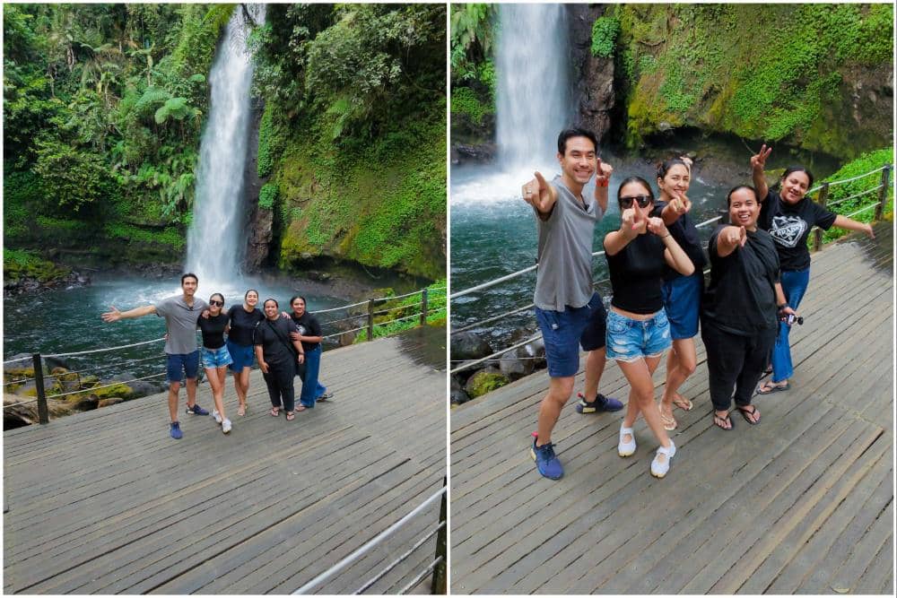 8 Potret Donna Agnesia dan Keluarga ke Curug Sawer, Menyegarkan!