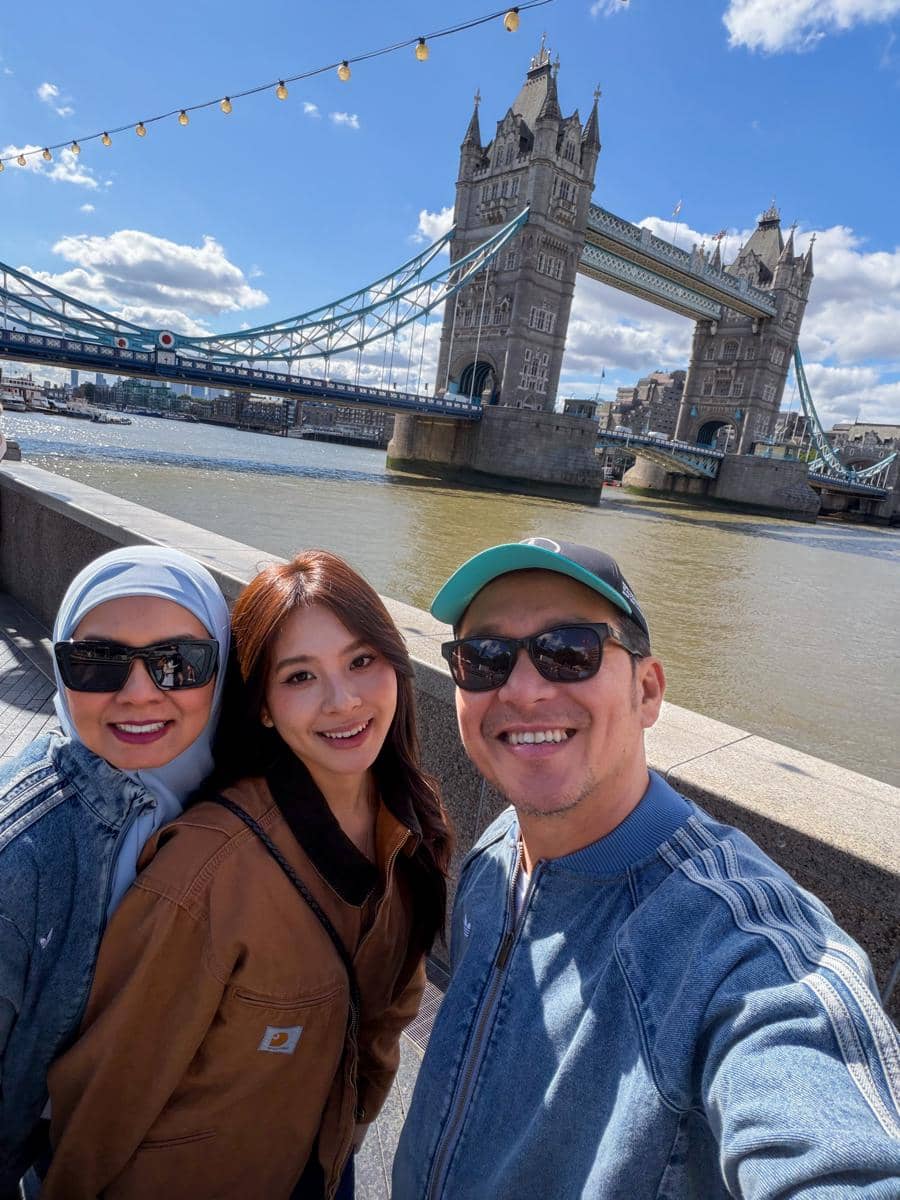 Akhmad Fadli menikmati liburan dengan keluarga di London