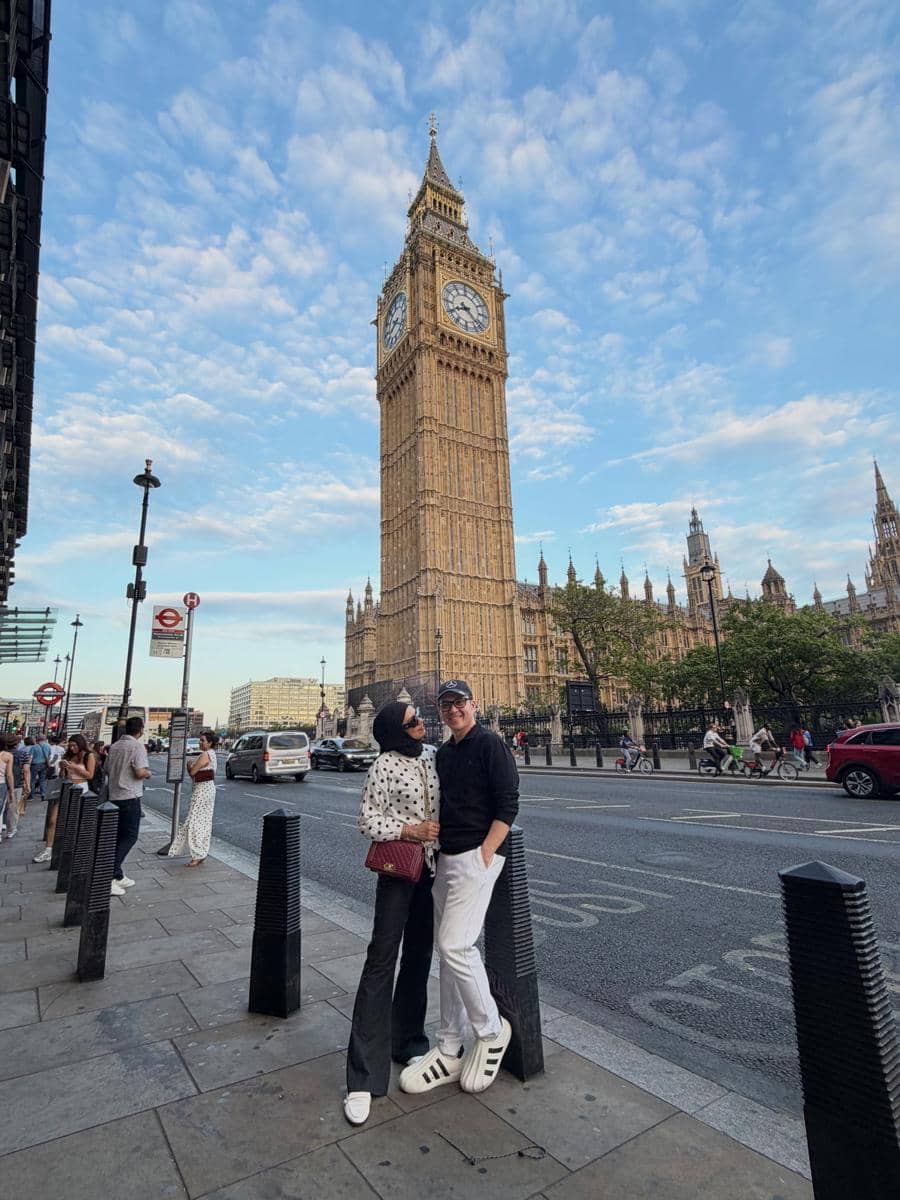 Akhmad Fadli menikmati liburan dengan keluarga di London