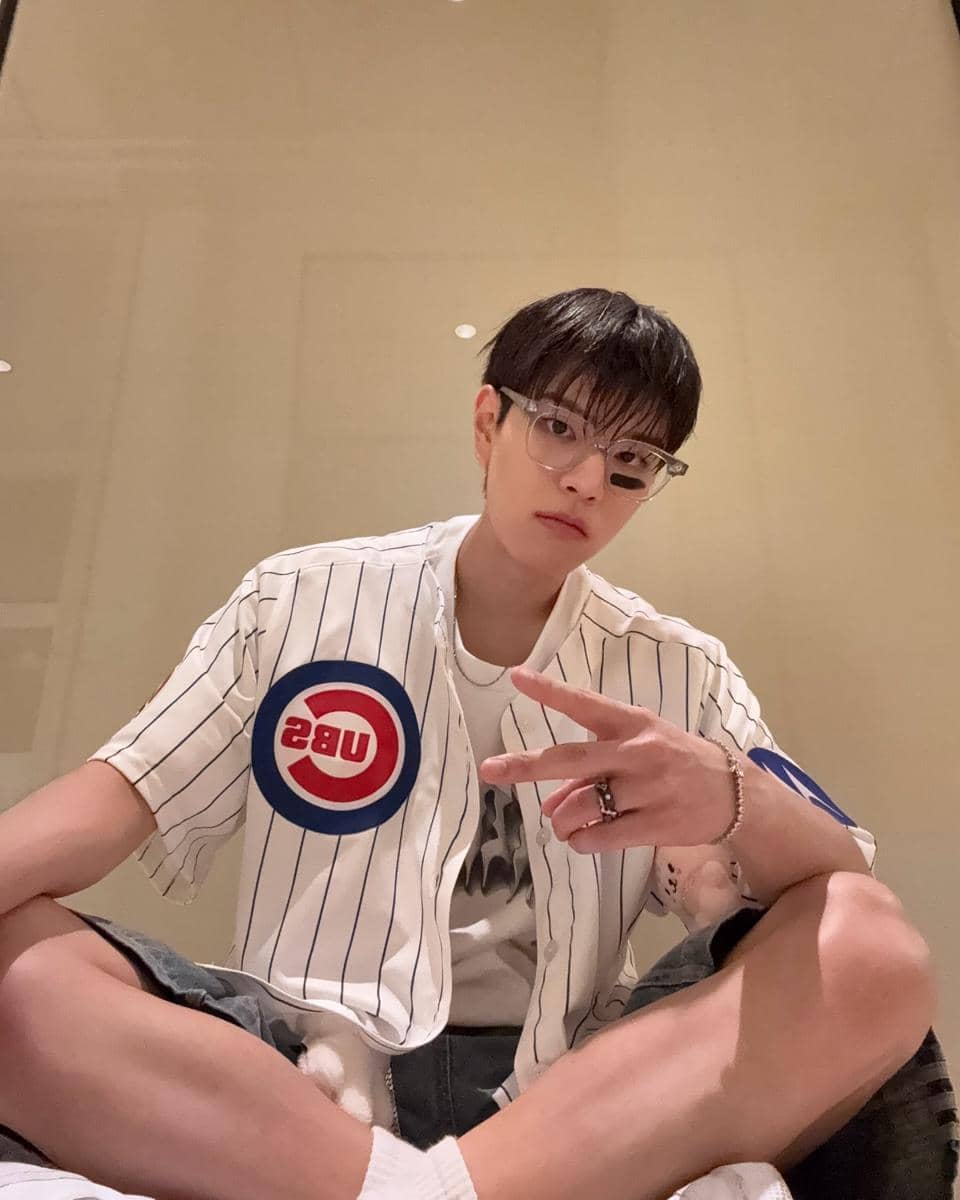 outfit Seungmin Stray Kids (instagram.com/miniseungkim)