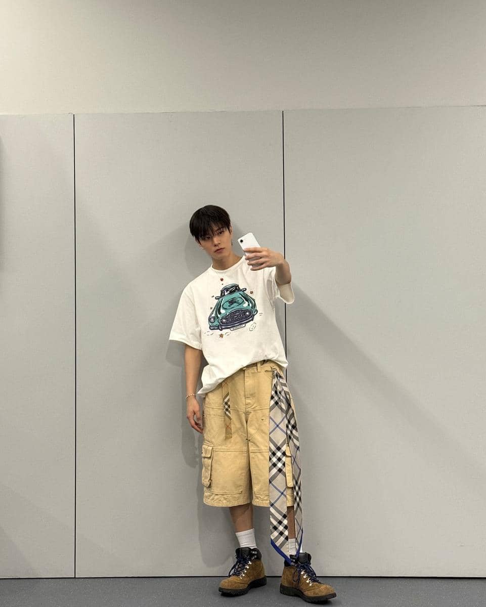 outfit Seungmin Stray Kids (instagram.com/miniseungkim)