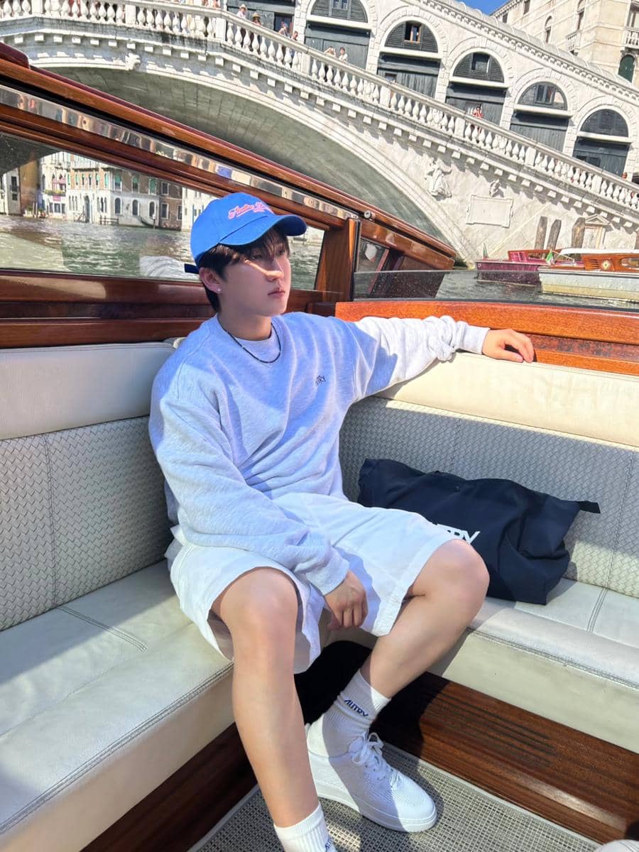 outfit Changbin Stray Kids (instagram.com/jutdwae)
