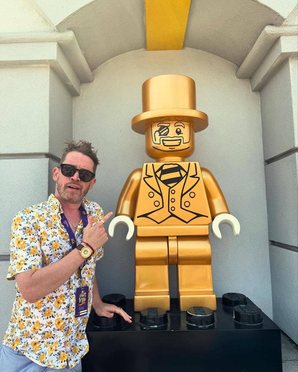Potret Macaulay Culkin dalam unggahan pada akun Instagram @culkamania yang dicantumkan sebagai keterangan foto.