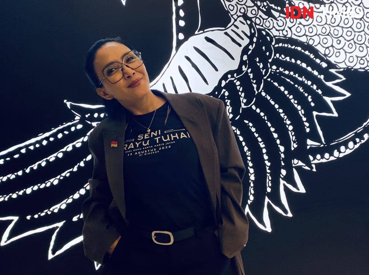 Para pemain film Seni Merayu Tuhan berada bersama di kantor IDN pada Jumat, 23 Juli 2026, dalam dokumentasi IDN Times.