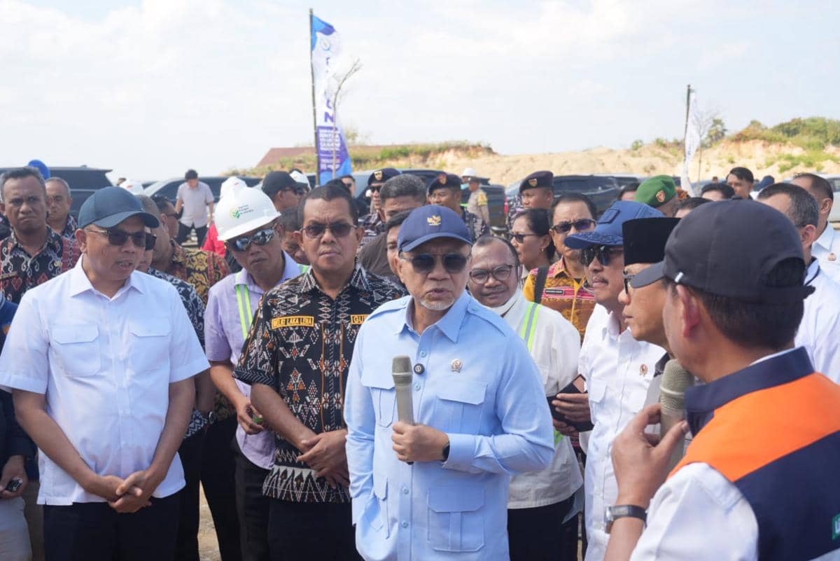 Tiga menteri kabinet Prabowo mengunjungi Rote Ndao terkait rencana kawasan industri garam nasional bersama pejabat daerah.