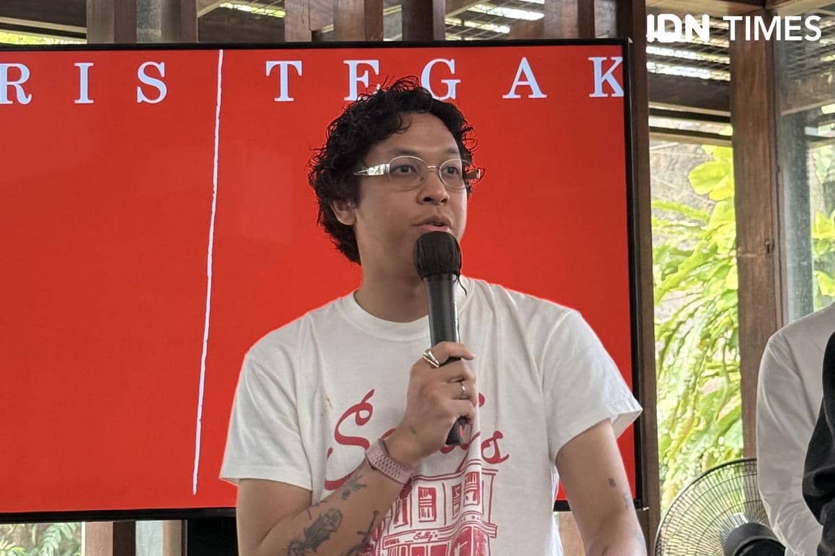 Sejumlah musisi berpose bersama dalam konferensi pers EP Garis Tegak pada Kamis, 30 Juli 2026.