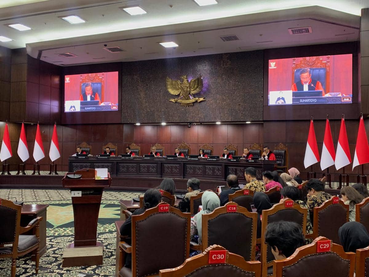 Suasana sidang pembacaan putusan uji materiil UU Nomor 17 Tahun 2025 tentang APBN 2026 di Mahkamah Konstitusi (MK), Jakarta Pusat, Kamis (30