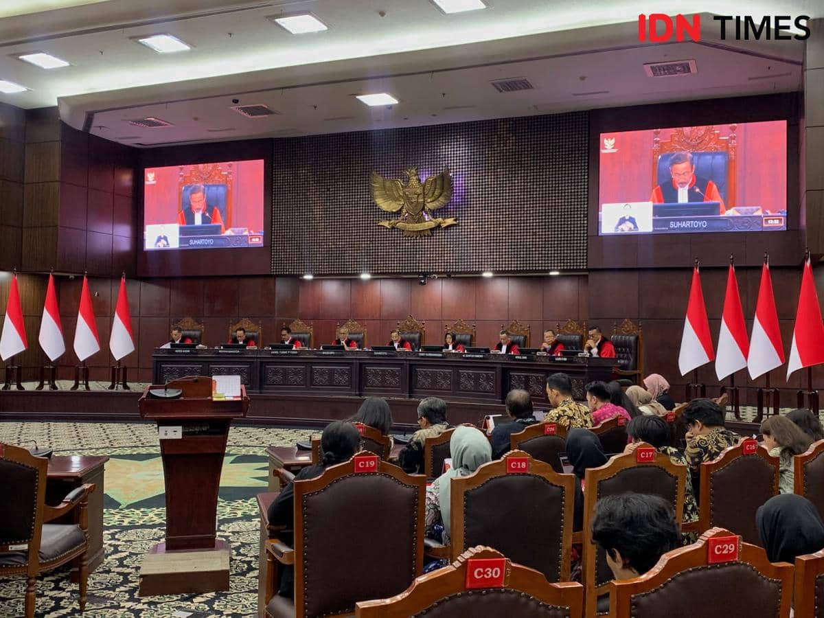 MK Kabulkan Sebagian Uji UU APBN, Dana Pendidikan Tak Boleh Dipakai untuk MBG