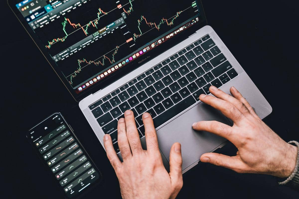 Ilustrasi obligasi sebagai instrumen investasi dan surat utang untuk perencanaan keuangan jangka panjang.