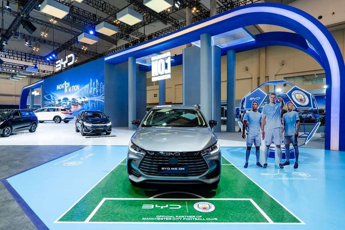 BYD M6 EV Baru Meluncur, Kini Tempuh Hingga 450 km