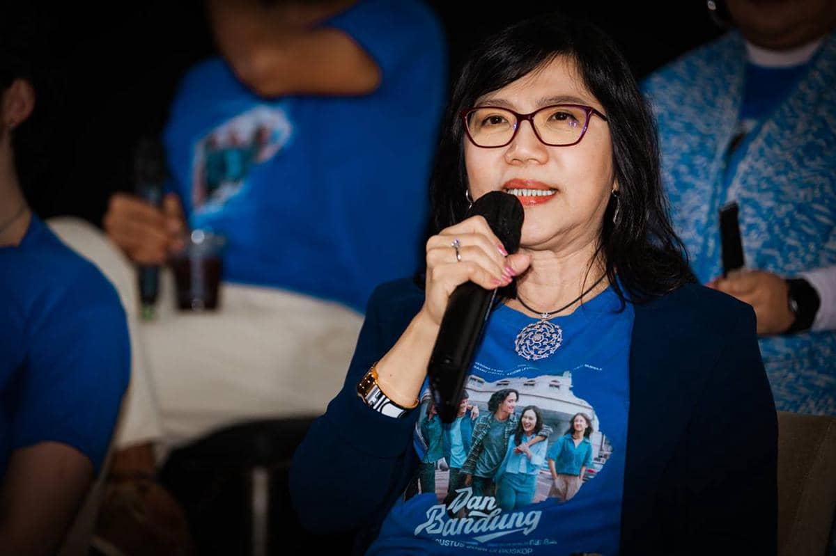 Titin Suryani berbicara dalam konferensi pers film Dan Bandung di XXI Plaza Senayan, Jakarta, pada Rabu, 29 Juli 2026.