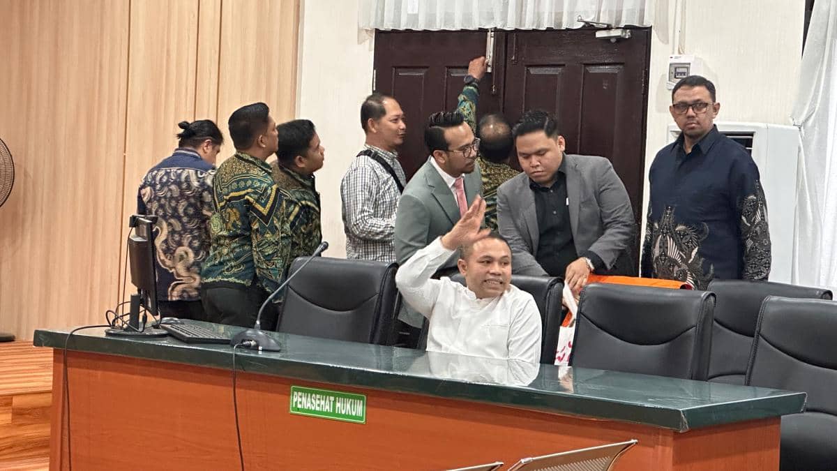 Terbukti Gratifikasi, Gubernur Riau Nonaktif Divonis 2 Tahun Penjara